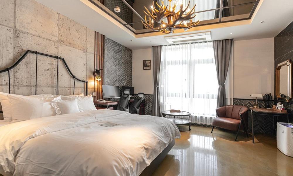 Daegu February Hotel Dongseongro Екстер'єр фото