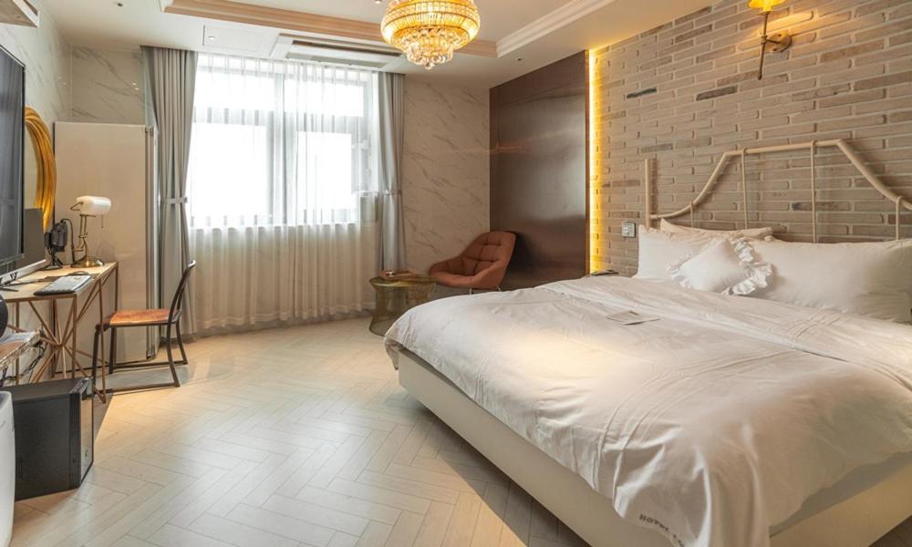 Daegu February Hotel Dongseongro Екстер'єр фото